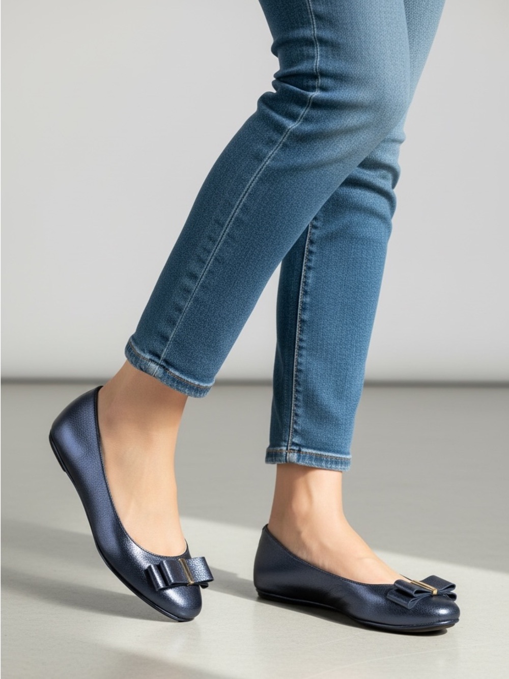 Aerosoles Stitch n’Turn Blue Conversation Soft Leather Comfort Ballet Flat